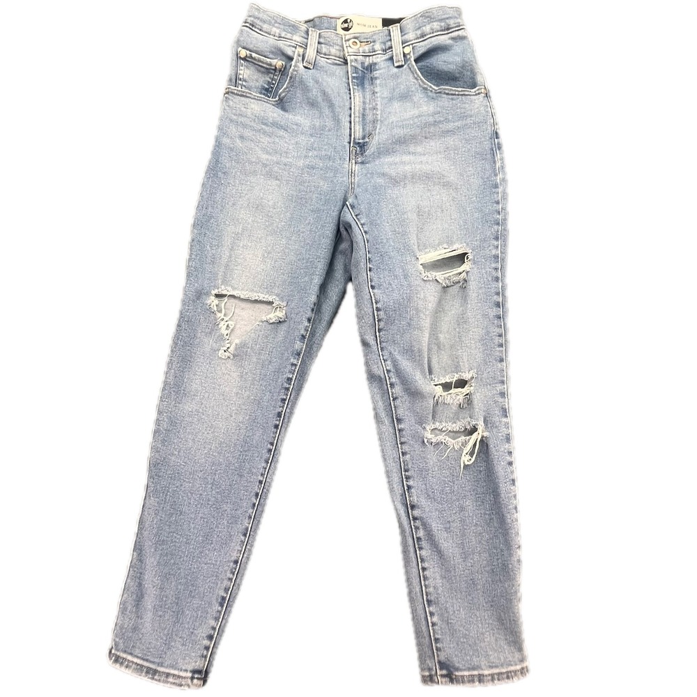 Levi Strauss Co Silver Tab Mom Jeans‎ Distressed Light Wash Size 26x27
